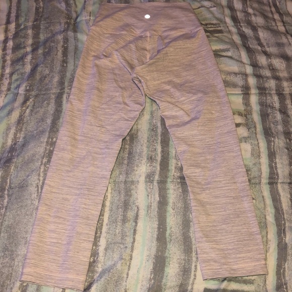 Lululemon wunder under crop leggings - Picture 2 of 3